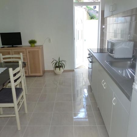 Apartments Smiljana Омиш Экстерьер фото
