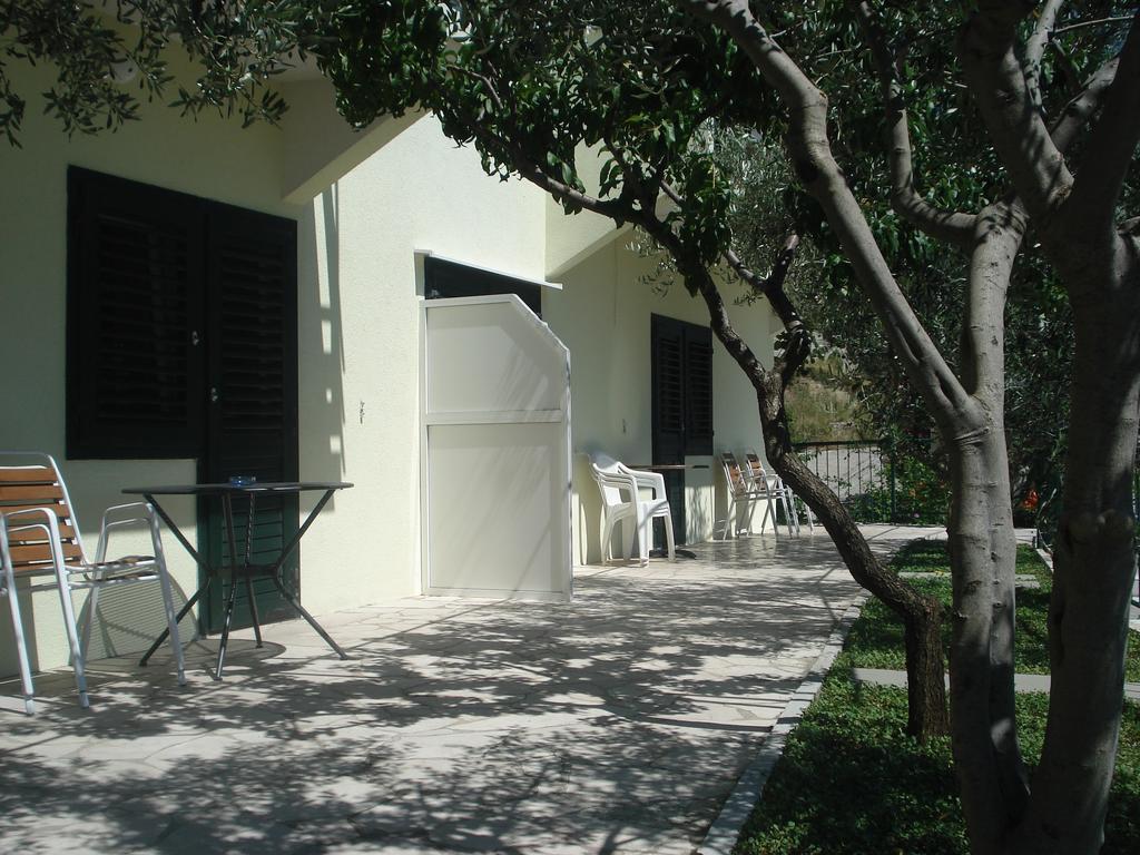 Apartments Smiljana Омиш Экстерьер фото