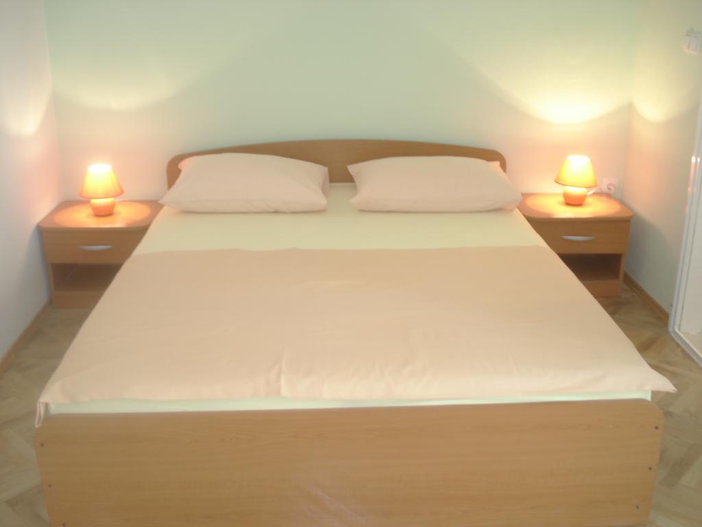 Apartments Smiljana Омиш Экстерьер фото