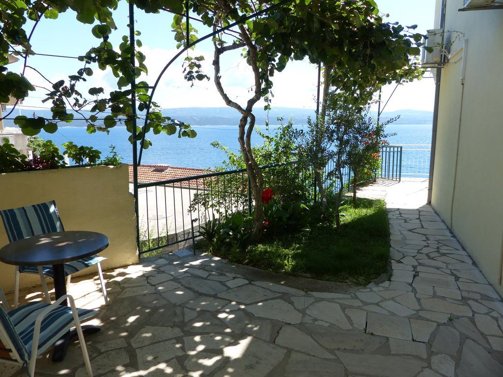 Apartments Smiljana Омиш Экстерьер фото