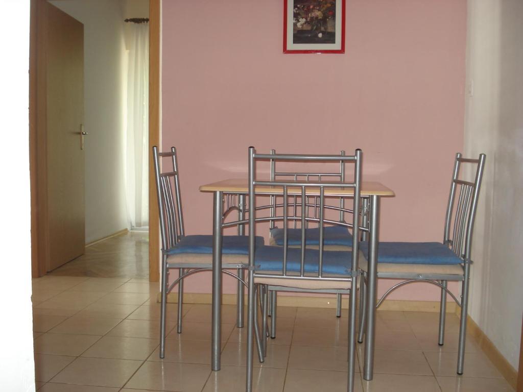 Apartments Smiljana Омиш Экстерьер фото