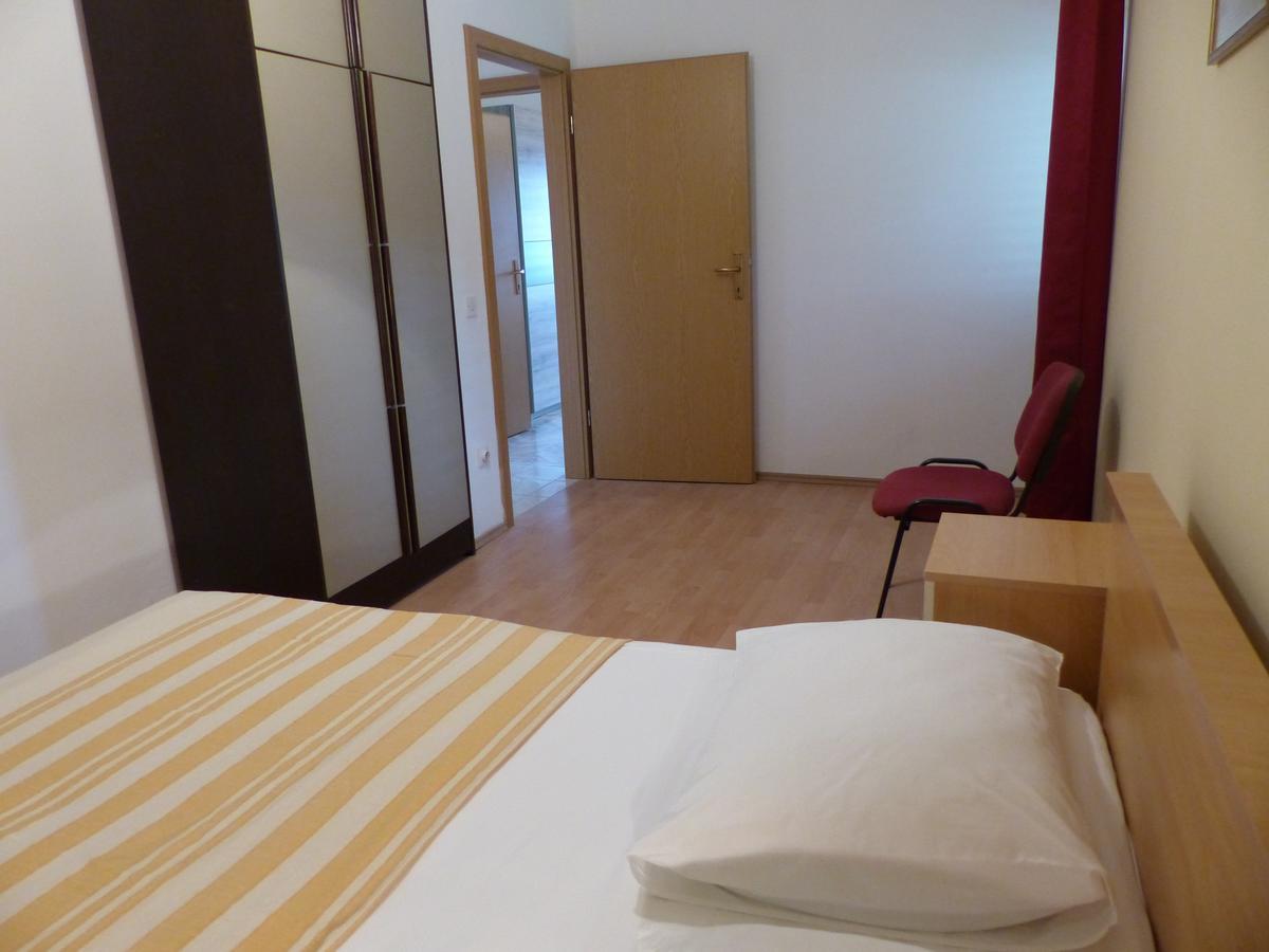 Apartments Smiljana Омиш Экстерьер фото